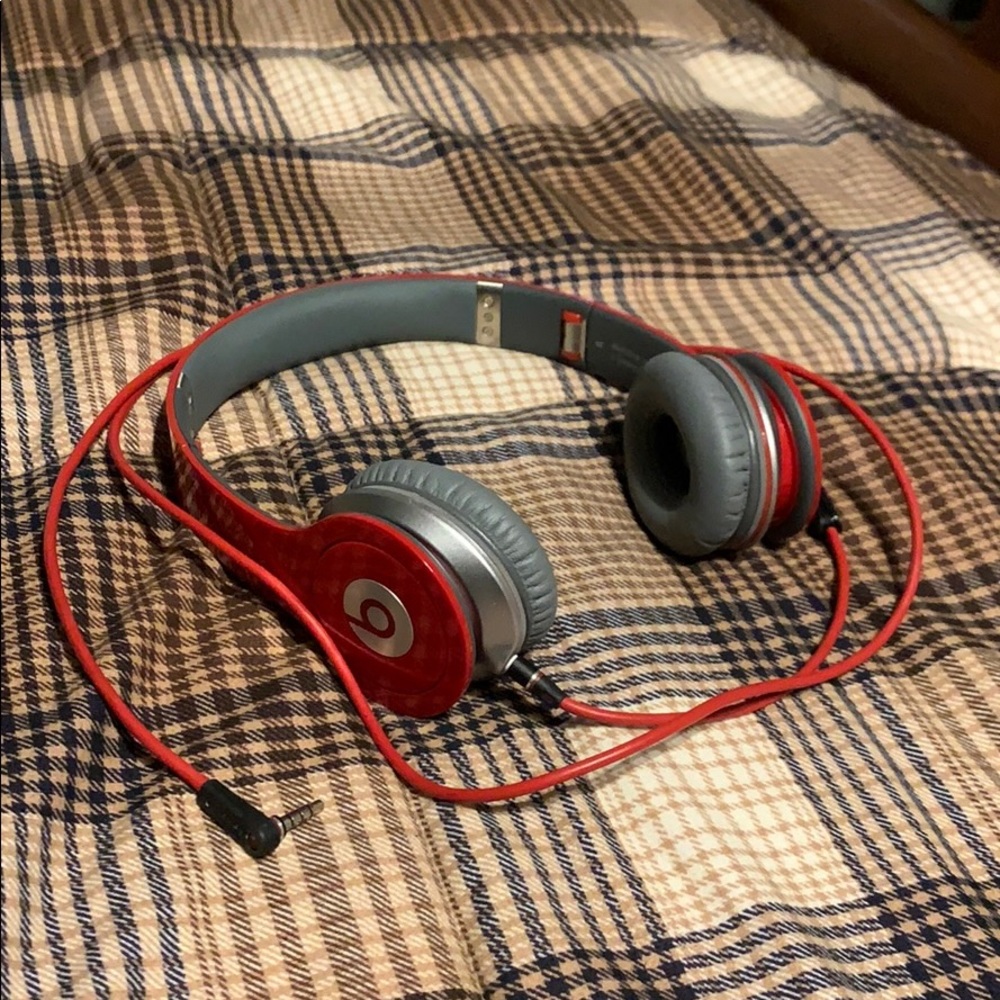 Beats solo 1 in red